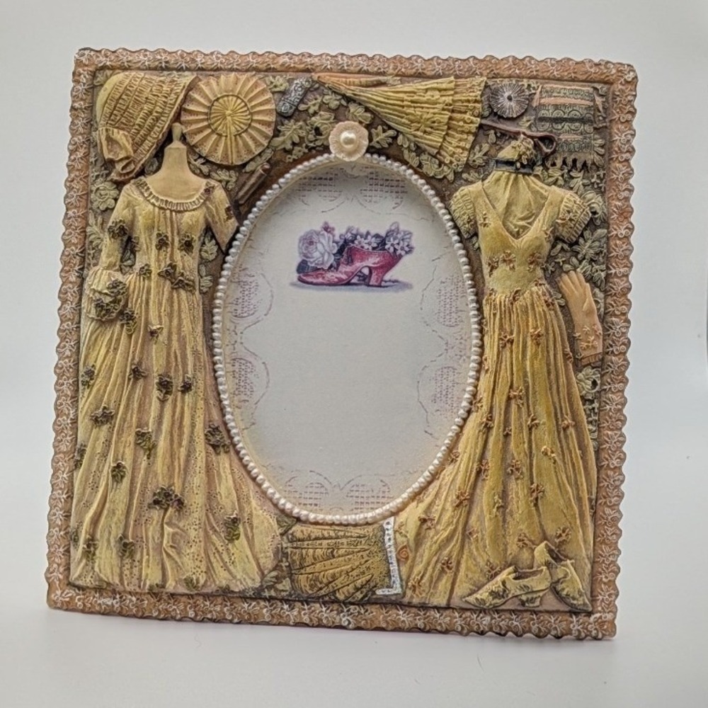 Victorian Style 3D Resin Gown Parasol Design 6x6 Oval Photo Picture Frame VTG